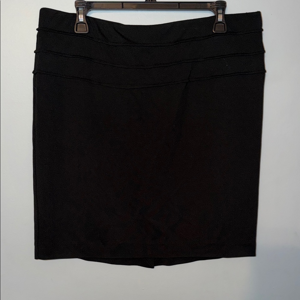 NWT Max Studio Classic Black Knee Length Pencil Skirt